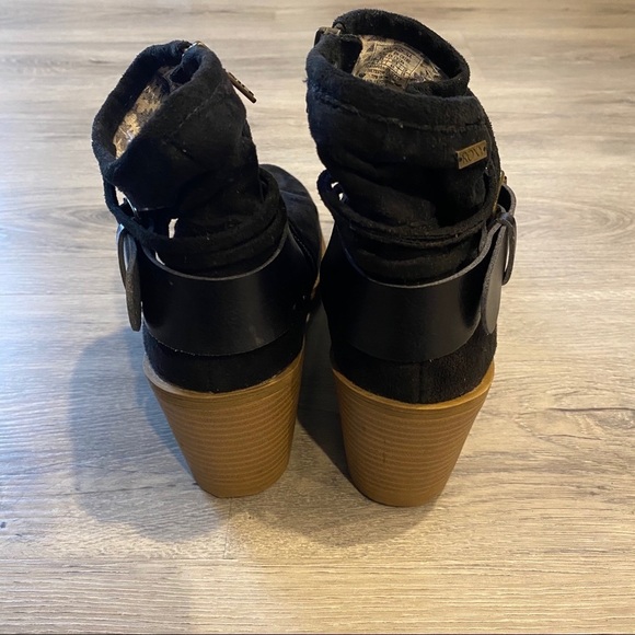 Roxy faux Suede Black Women's Ankle Boots - Picture 6 of 13